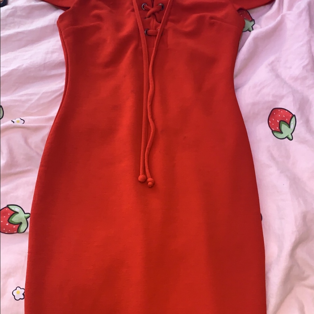 Red bodycon dress
